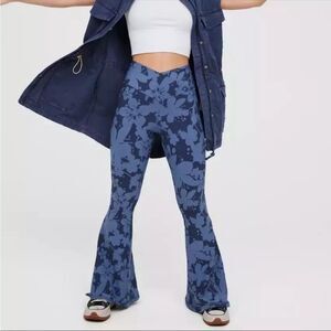 OFFLINE By Aerie Real Me Floral High Waisted Crossover Super Flare Legging XS